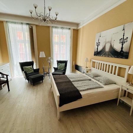 Academy Home - Elegant Place Next To The Parliament 布达佩斯 外观 照片