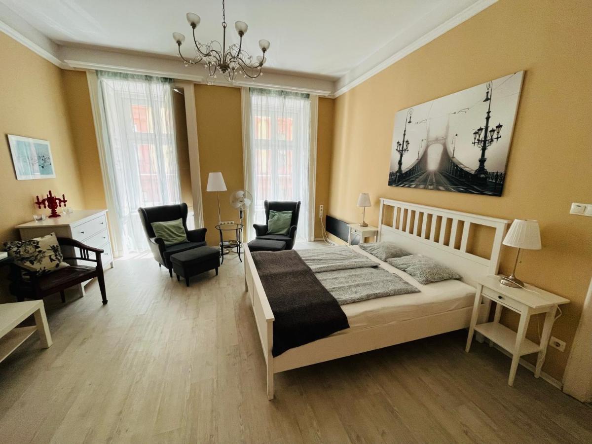 Academy Home - Elegant Place Next To The Parliament 布达佩斯 外观 照片